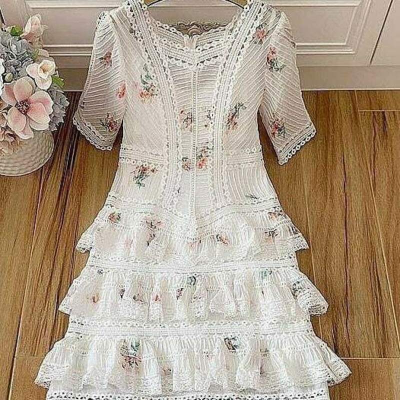 Платья с просветом - по запросу