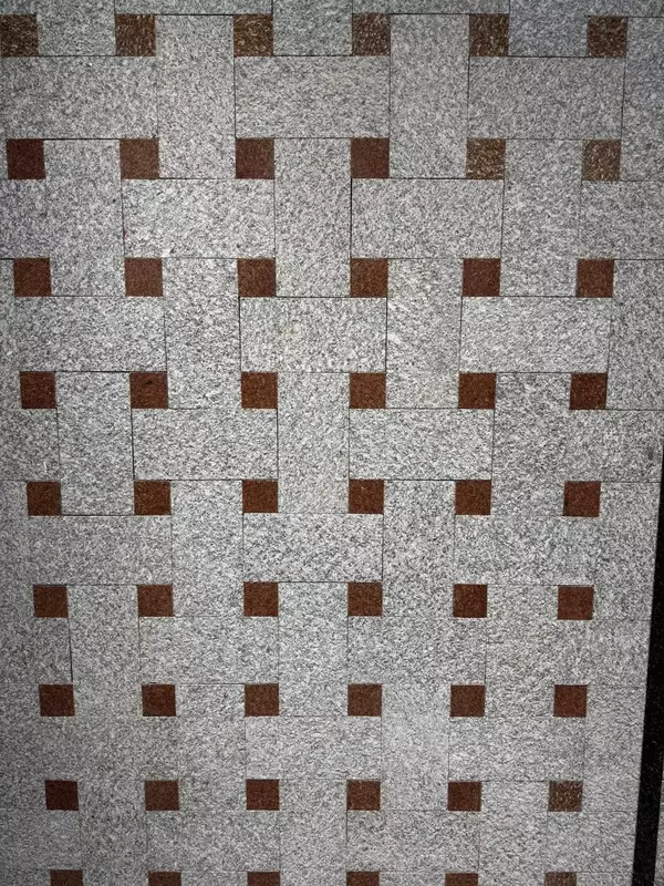 Granit Kuksaroy kulrang olov bilan ishlangan qo'pol