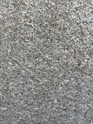 Granit Kuksaroy kulrang-bej olov bilan ishlangan qo'pol