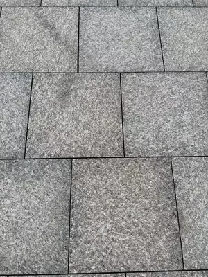 145 000 сум / шт. Гранит Куксарой серо-бежевый огнеобработанный шершавый