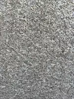 Granit Kuksaroy kulrang-bej olov bilan ishlangan qo'pol