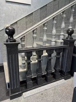 Qora Olmosli sayqallangan kvadrat granit shkaflari