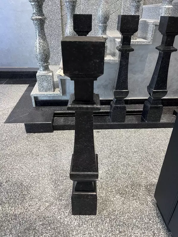 463 000 сум Полированные квадратные балясины из гранита Black Diamond