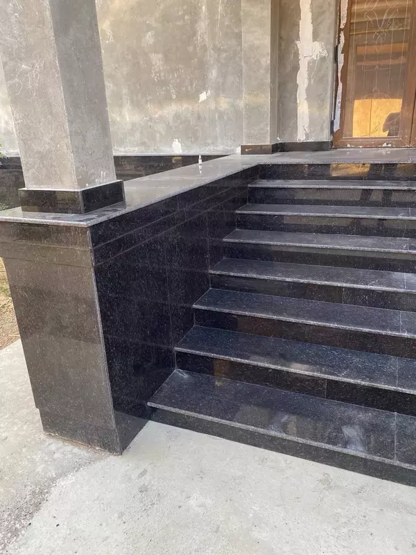 180 000 so'm Qora Olmosli sayqallangan granit zinapoyalar