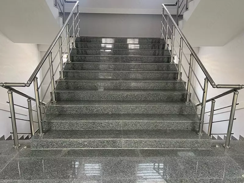 Полированные ступени из гранита Куксарой OOO "Tiancheng stone group"