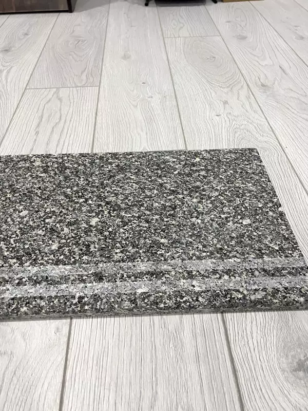 Гранитные ступени Куксарой Б блок