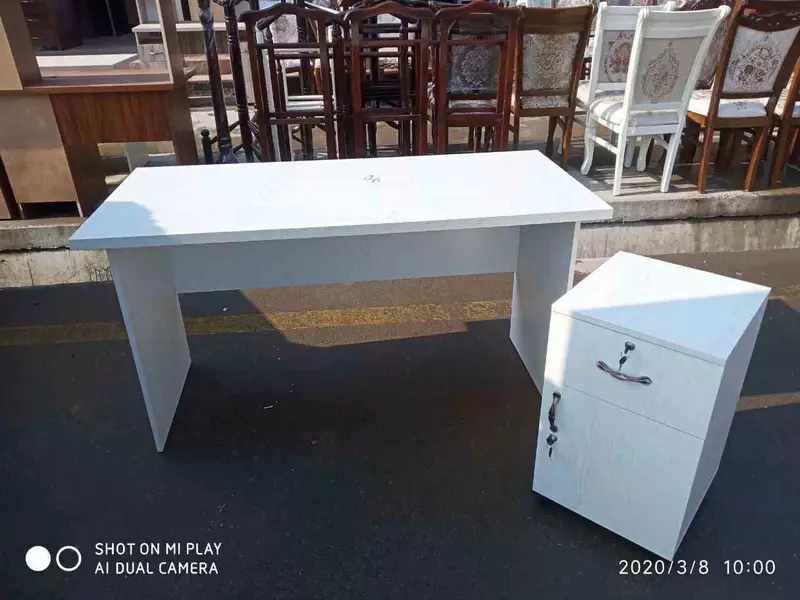 Yozuv stoli shkafi bilan - 1 250 000 so'm