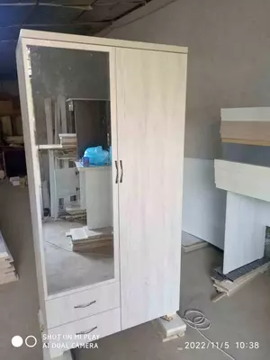 Шкаф с зеркалом