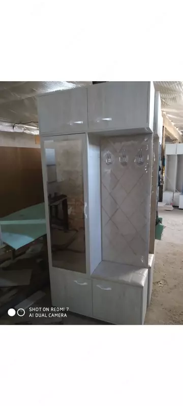 Шкаф для прихожей с зеркалом - 1 850 000 сум