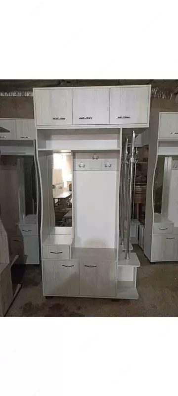 Oynali va ilmoqli koridor shkafi - 1 850 000 so'm