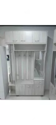 Гардеробный шкаф для прихожей с зеркалом и вешалкой