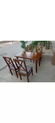 Обеденный стол со стульями (деревянный)