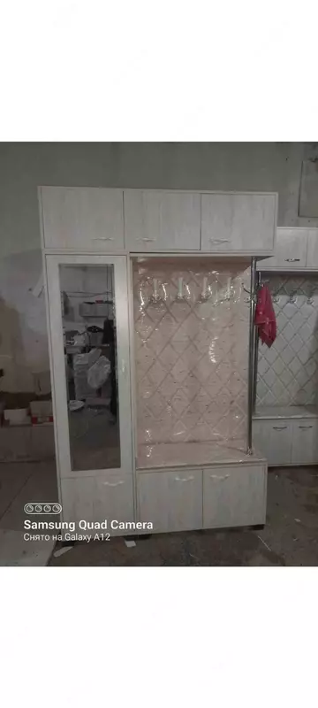 Oynali va ilmoqli gorderob shkafi Chakana savdo