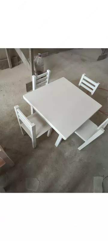 Детский столик со стульями