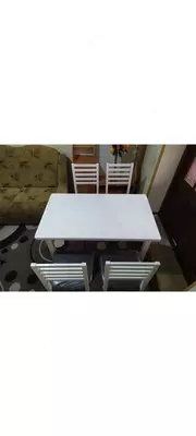 Комплект обеденного стола со стульями