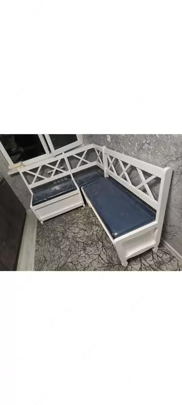 Кухонный уголок с двумя табуретками Только в розницу