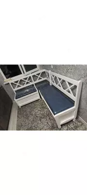 Кухонный уголок с двумя табуретками Только в розницу