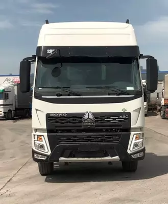 Тягач Howo V7X 6x4 CNG газовый на метане
