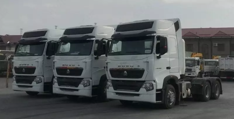 Тягач Howo T7H 6x4 CNG газовый на метане, подушка