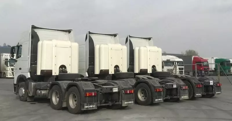 Тягач Howo T7H 6x4 CNG газовый на метане, подушка