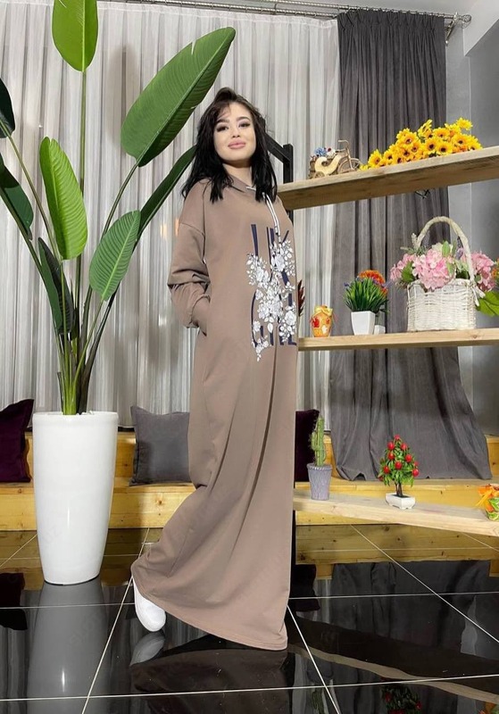 Повседневное платье бежевое