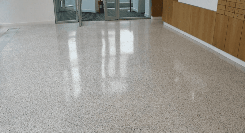 Установка наливных полов в торговых центрах