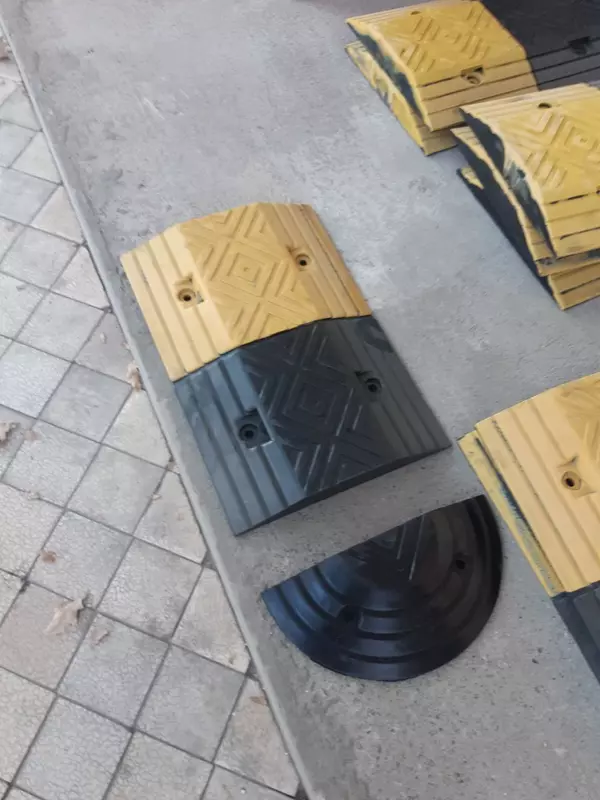 от {0} сум Ограничители скорости