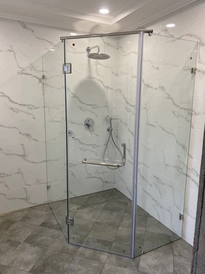 Душевая кабина из стекла №3