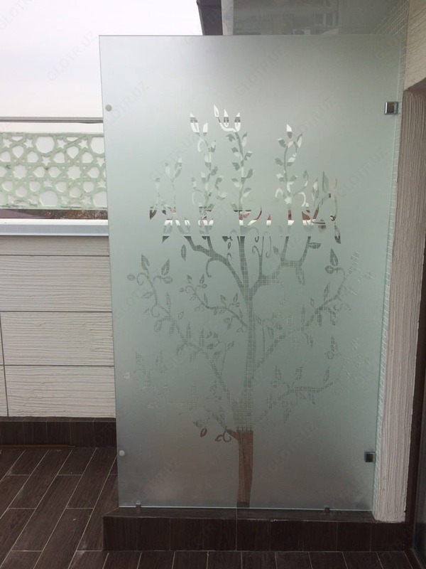 12-sonli shishadan tayyorlangan dush idishni