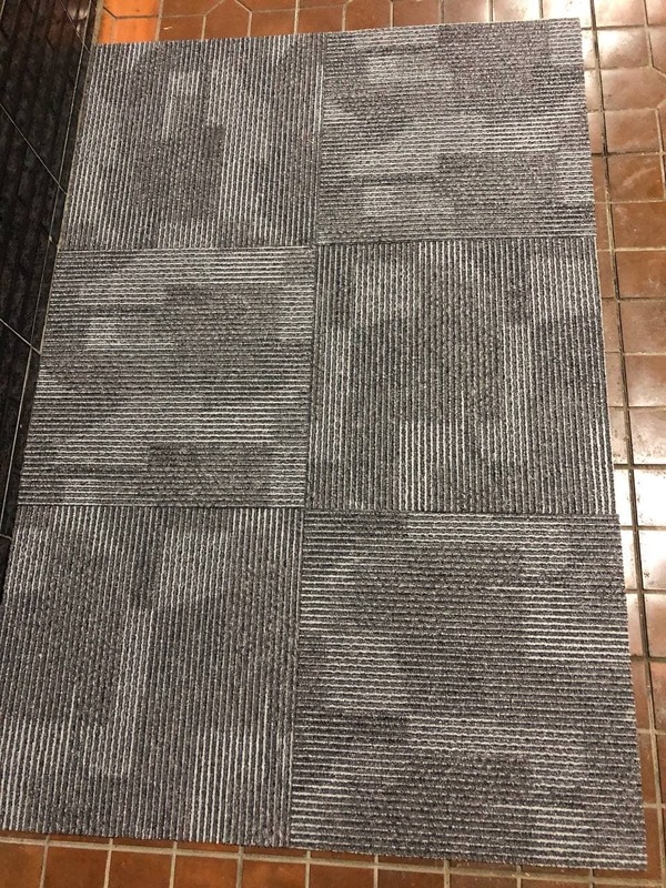 Plitka bilan qoplangan gilam