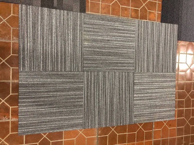  Plitka bilan qoplangan gilam - 