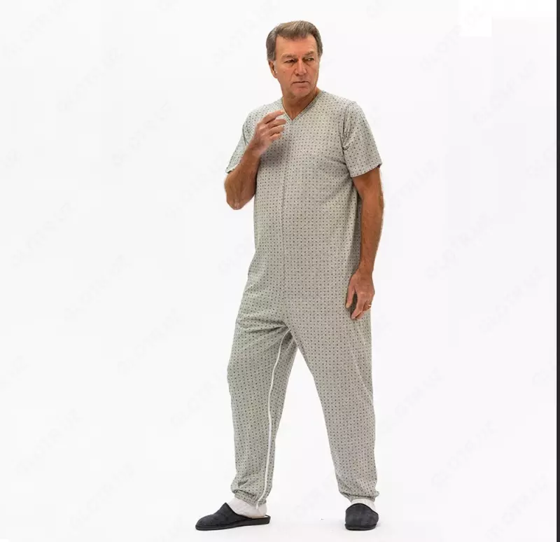 Одежда для лежачих больных с удобным переодеванием при использование памперса или туалетным устройством.