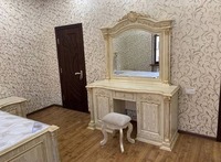 Yotoq xonasi uchun mebel jihozlari (kiyinish stoli)