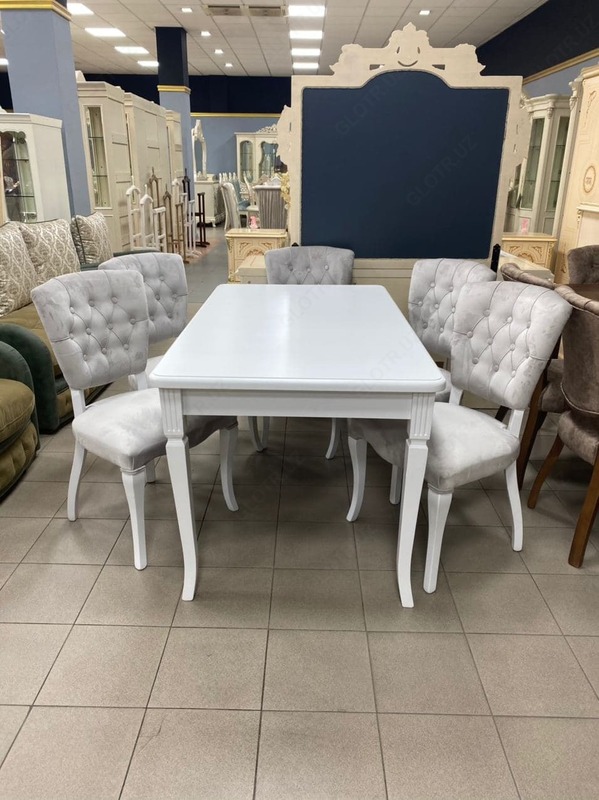 570 сум Стол и стулья для кухни