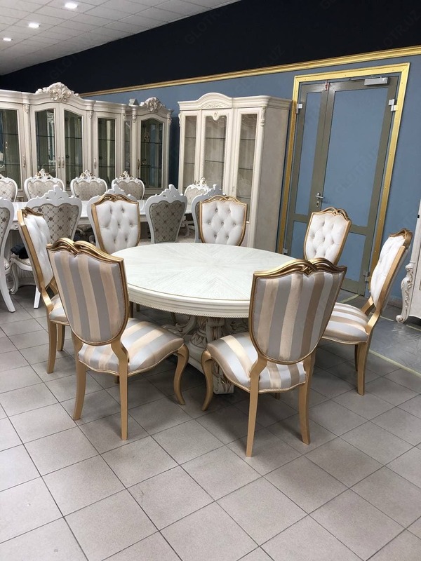 Yashash xonasi mebellari (stol va stullar)