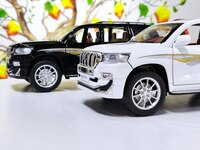 Моделька машины Прадо