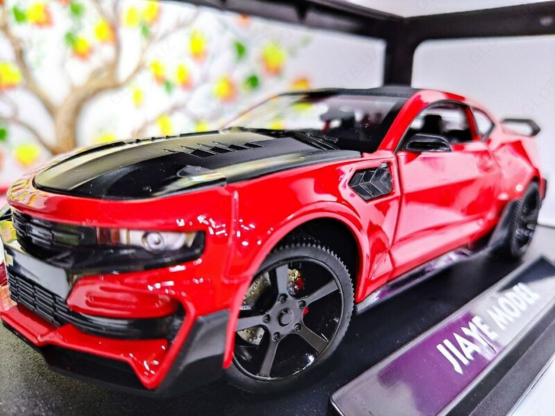 Моделька машины Chevrolet Camaro - 360 000 сум