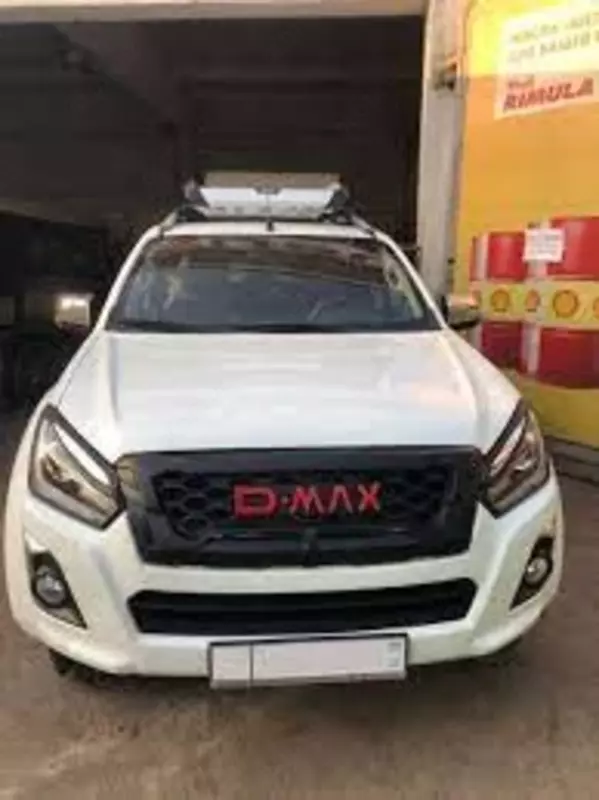 Решетка радиатора надпись D-MAX - 1 500 000 сум