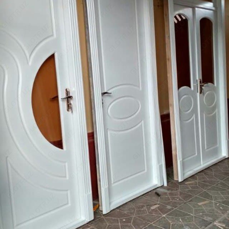 Дверь из дерева №1