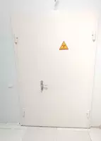 rentgen va MSKT xonalari uchun eshiklar