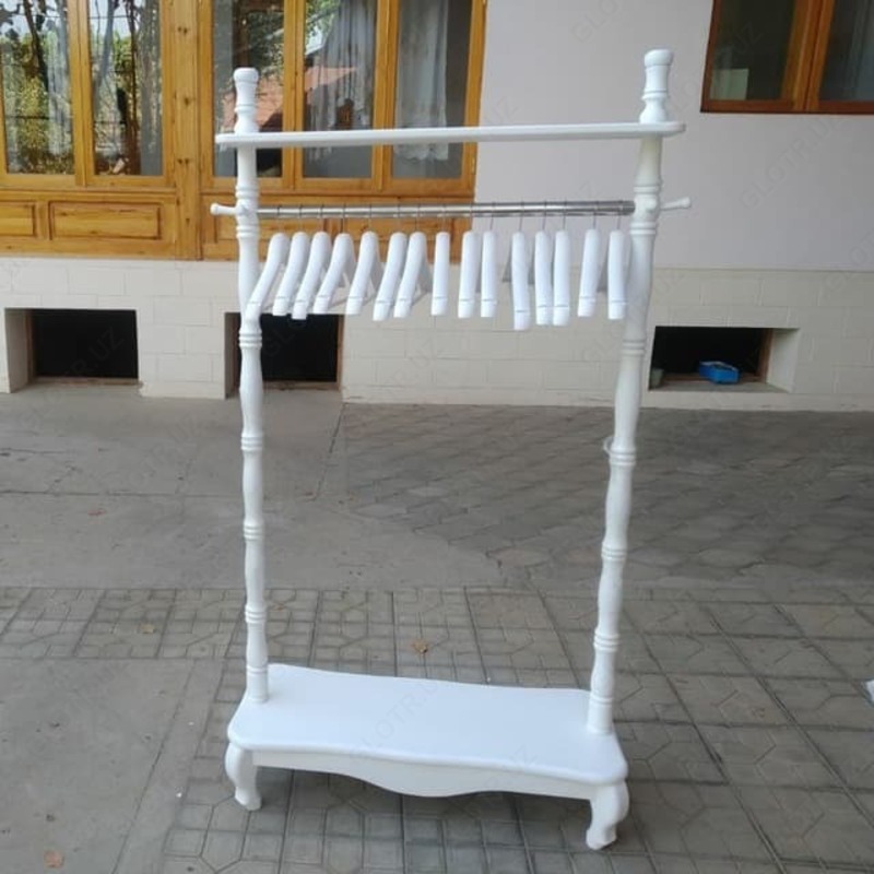 ДОБРОДЕТЕЛЬ - Деревянные вешалки разного типа.