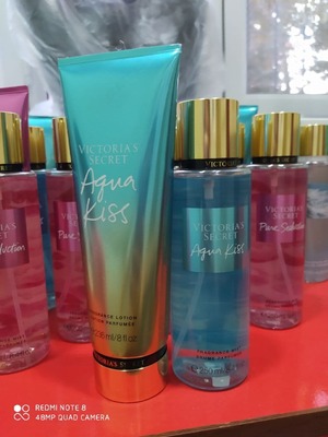 Парфюмированный лосьон и спрей для тела Victoria's Secret AQUA KISS