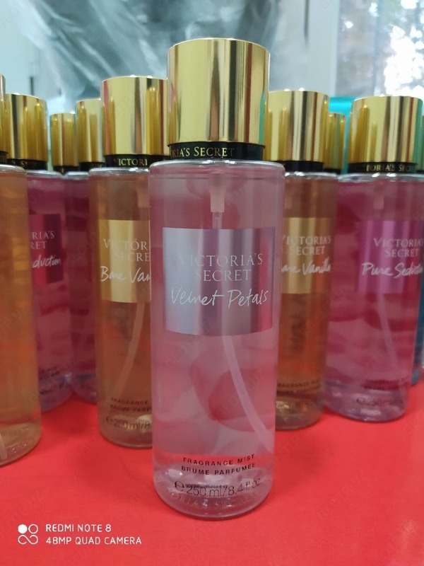 Парфюмированный спрей для тела Victoria's Secret Velvet Petals Fragrance Mist - 179 448.5 сум