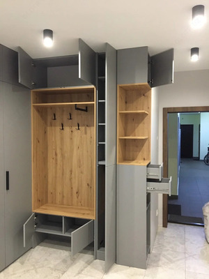 Yo'lakdagi shkaf Chakana savdo