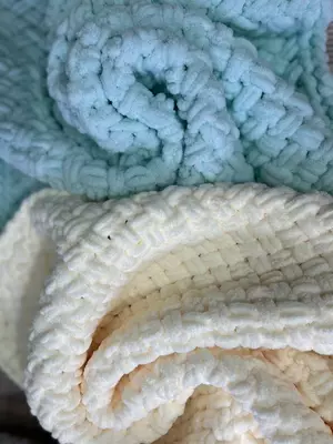 230 000 сум / шт. Плед для малышей из ализе пуффи