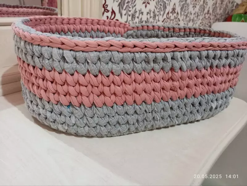 Овальная корзинка с деревянным дном