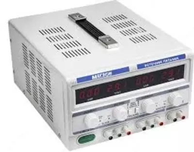 МЕГЕОН 323051 — линейный трехканальный источник питания