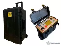 СКАТ-70Ц-К — аппарат испытания диэлектриков цифровой (измерительный блок в кейсе