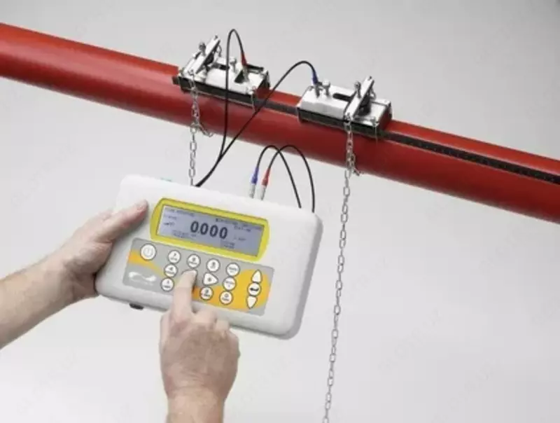 Portaflow 220A — портативный расходомер жидкости без врезки в трубопровод