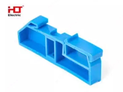 Изолятор на DIN-рейку синий.